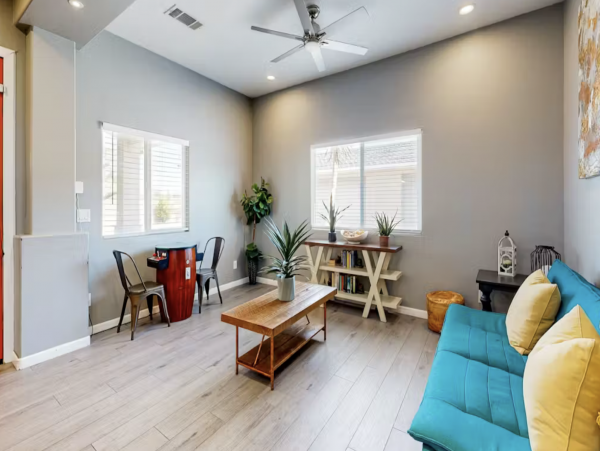 Gorgeous Palm Springs 5 Bedroom Home with Pool & Spa Sleeps 16